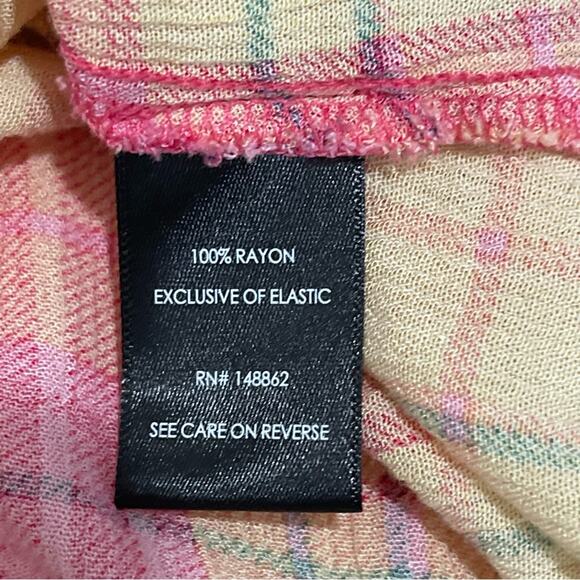 Torrid Smocked Crew Neck Plaid Blouse Pink Yellow Gauze Size 2 - Picture 9 of 10